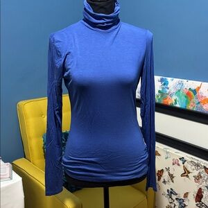 H&M Vibrant Blue long sleeve thin turtle neck size small